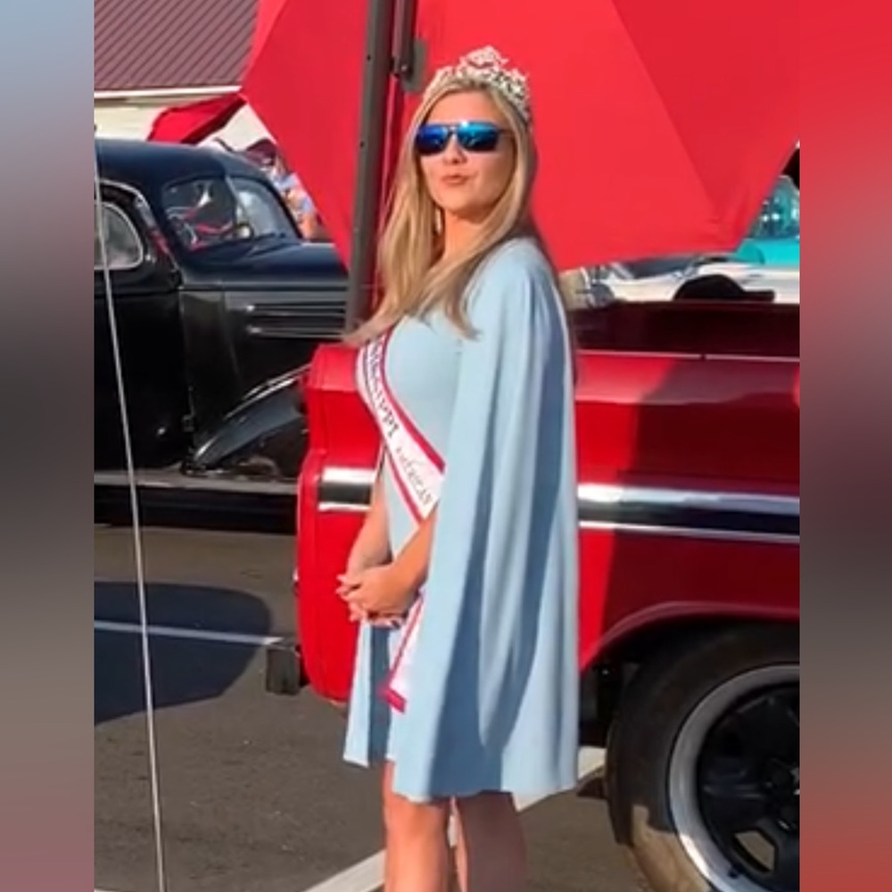 Adrianna Papell Light Blue Structured Cape Sheath Dress SZ 6